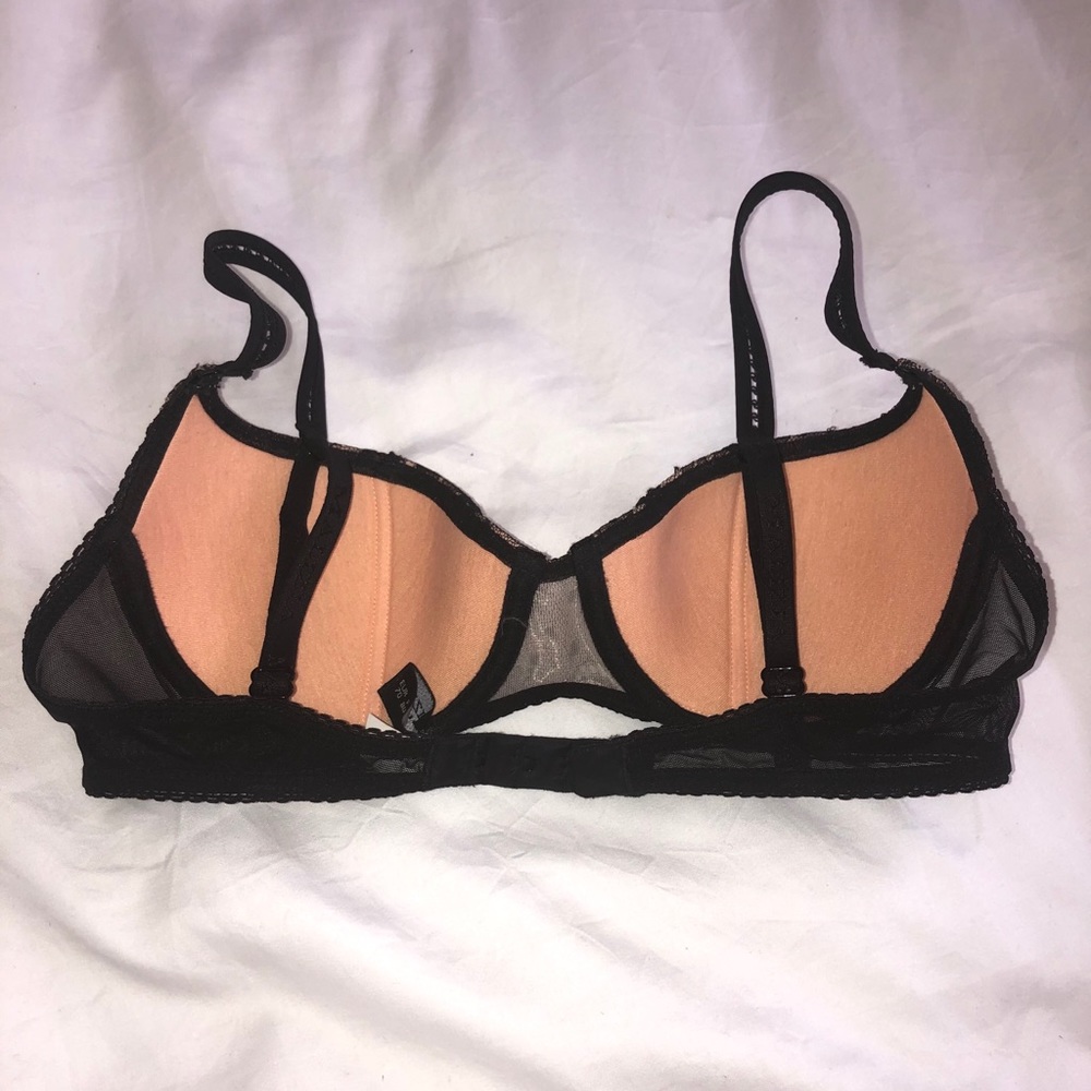 La Perla Set with Bra and Thong - Picture 3 of 11